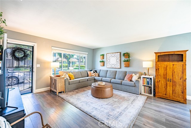 Detail Gallery Image 5 of 38 For 2784 W Pepper Tree Dr, Anaheim,  CA 92801 - 3 Beds | 2 Baths