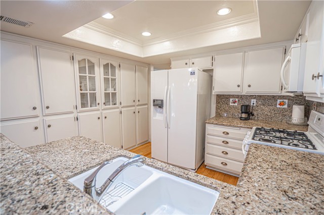 Detail Gallery Image 12 of 42 For 19210 Lahey St #2,  Porter Ranch,  CA 91326 - 3 Beds | 2/1 Baths