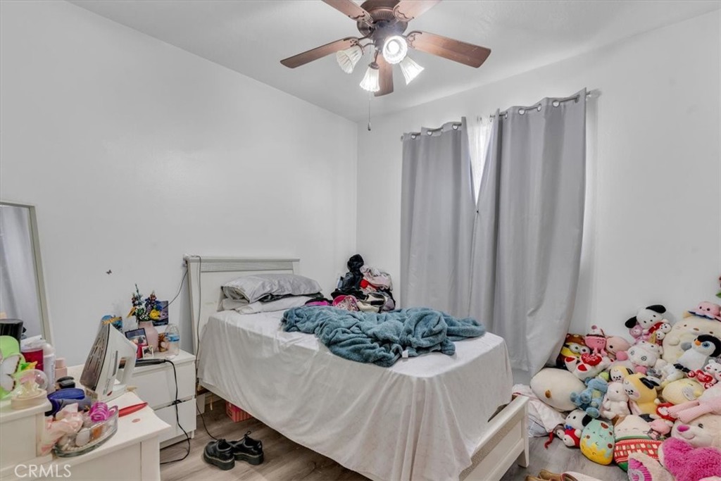 https://media.crmls.org/medias/bdecd1a8-8b08-4671-829d-f8a53b420660.jpg?preset=X-Large