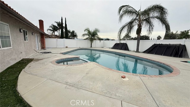 Detail Gallery Image 6 of 6 For 5895 Snowgrass, Jurupa Valley,  CA 92509 - 4 Beds | 2 Baths