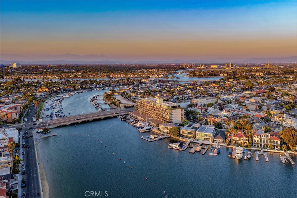 https://media.crmls.org/medias/bdedd0e3-6b78-425f-8a1c-6fd3628d9e42.jpg?preset=X-Large