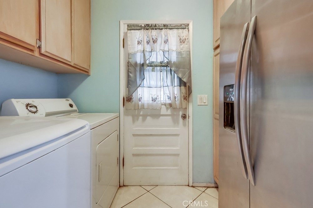 https://media.crmls.org/medias/bdee6936-4ede-47eb-9549-4010aa08cd0a.jpg?preset=X-Large