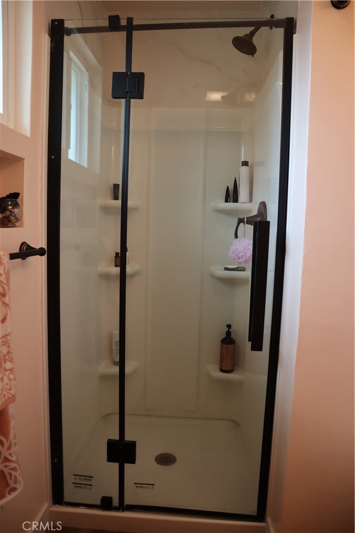 https://media.crmls.org/medias/bdeec084-7aea-4dfd-bd57-b9a892fd1223.jpg?preset=X-Large