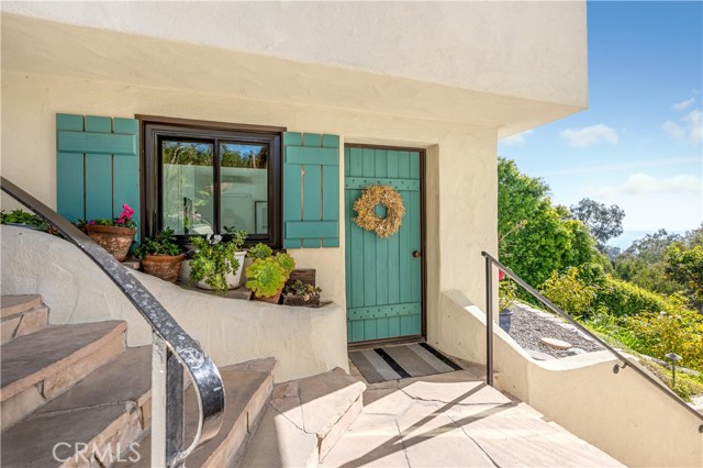 802 Rembrandt Drive, Laguna Beach CA: https://media.crmls.org/medias/bdef2447-0c05-4893-b8b0-14c0397b9c87.jpg
