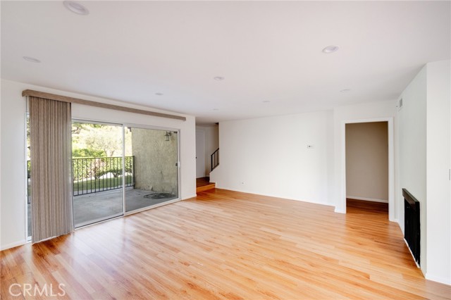 Detail Gallery Image 5 of 24 For 7727 via Napoli #75,  Burbank,  CA 91504 - 3 Beds | 2/1 Baths