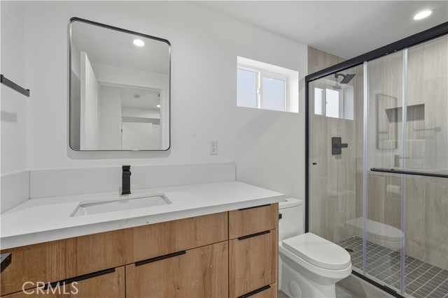 Detail Gallery Image 14 of 26 For 121 S Coronado St, Los Angeles,  CA 90057 - 3 Beds | 2 Baths