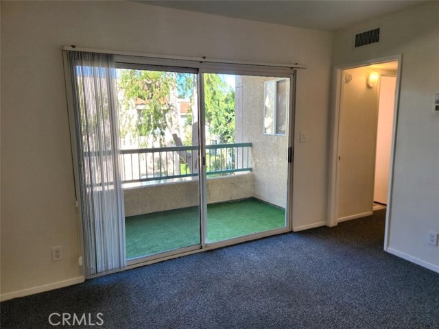 Detail Gallery Image 9 of 25 For 18307 Burbank Bld #14,  Tarzana,  CA 91356 - 2 Beds | 2 Baths