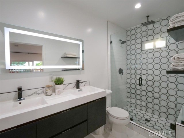 5435 W 76th Street, Los Angeles CA: https://media.crmls.org/medias/bdf108e2-89bf-41d7-af6d-f2ee2d42ff7a.jpg