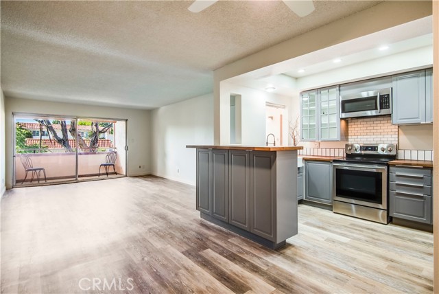 Detail Gallery Image 5 of 24 For 5937 Armaga Spring Rd #O,  Rancho Palos Verdes,  CA 90275 - 2 Beds | 2 Baths