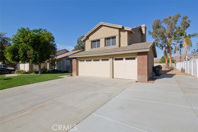 Detail Gallery Image 3 of 24 For 13162 Glandt Ct, Corona,  CA 92883 - 3 Beds | 2/1 Baths