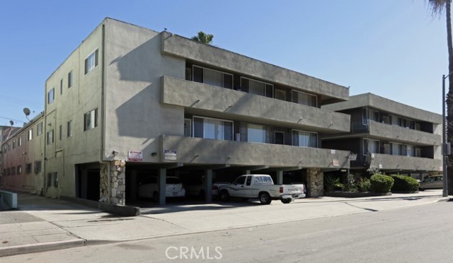 3430 Elm Avenue, Long Beach CA: https://media.crmls.org/medias/bdf19db4-8213-42f3-a473-3bee48c54edb.jpg