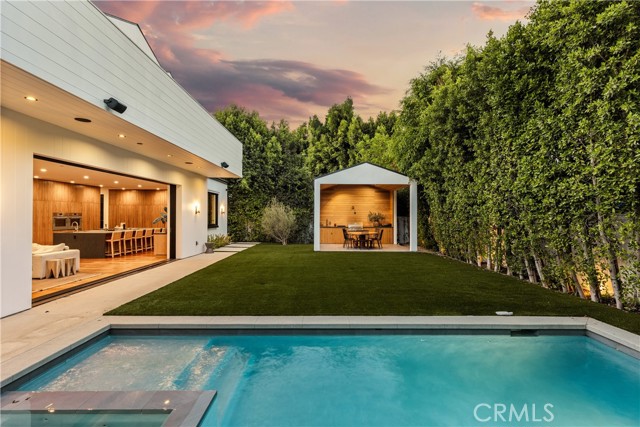 Detail Gallery Image 36 of 41 For 4930 Edgerton Ave, Encino,  CA 91436 - 5 Beds | 5/1 Baths