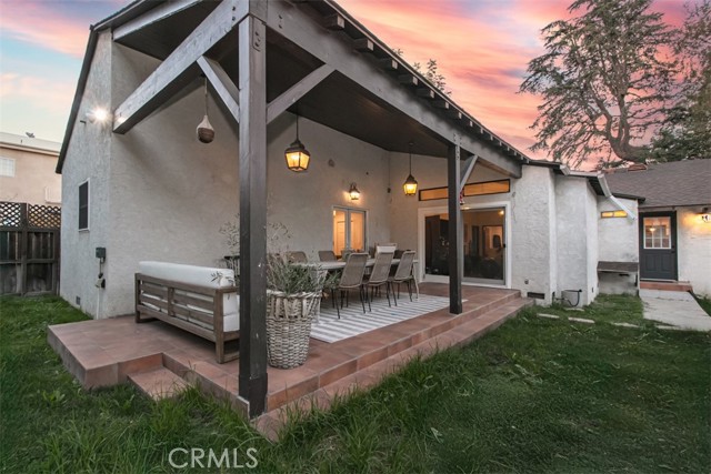 Detail Gallery Image 7 of 33 For 5229 Vantage, Valley Village,  CA 91607 - 3 Beds | 3 Baths