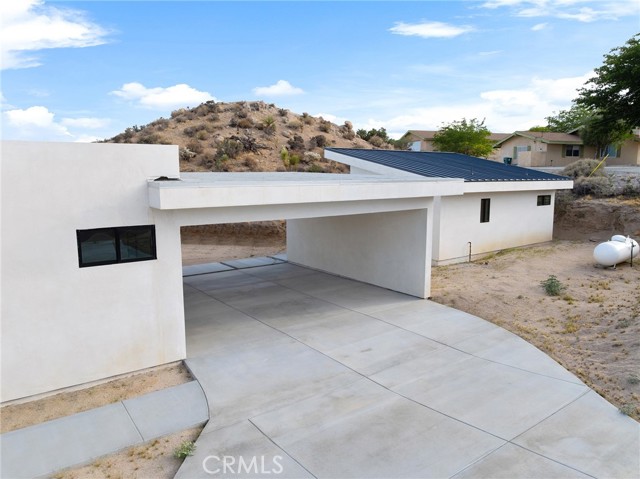6218 Farrelo Road, Yucca Valley CA: https://media.crmls.org/medias/bdf23928-0f94-4e89-83d8-8c999e6fa469.jpg