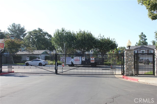 563 E City Court, Anaheim CA: https://media.crmls.org/medias/bdf248ff-c5b2-47d7-bab8-71d31eb4094c.jpg