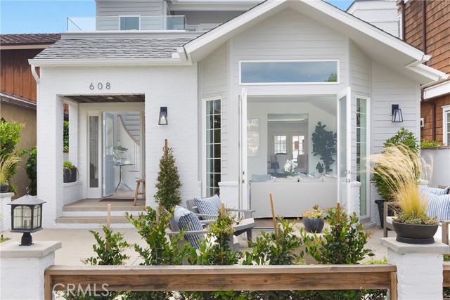 Detail Gallery Image 3 of 57 For 608 & 608 .5 Acacia Ave, Corona Del Mar,  CA 92625 - 5 Beds | 4 Baths