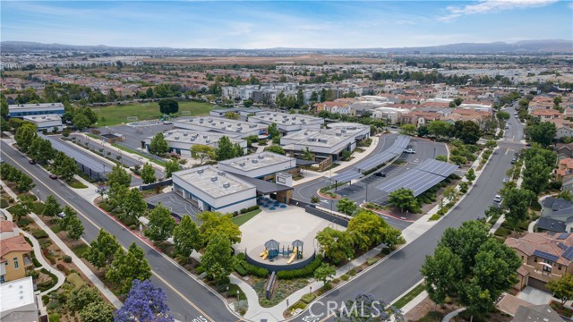 122 Fixie, Irvine CA: https://media.crmls.org/medias/bdf2d669-032c-4c75-b224-c41f668d4706.jpg