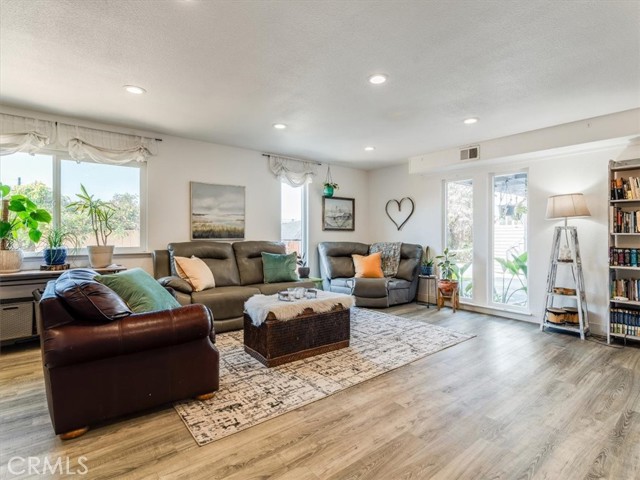 748 Woodland Drive, Los Osos CA: https://media.crmls.org/medias/bdf2f9e9-0044-4b5a-b695-e8bafa2f8064.jpg