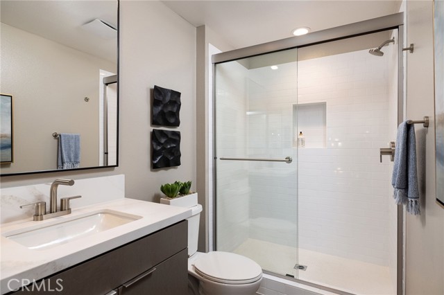 Detail Gallery Image 6 of 11 For 312 E Whittier Bld, La Habra,  CA 90631 - 3 Beds | 3/1 Baths