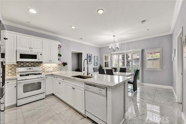 Detail Gallery Image 6 of 42 For 17772 Independence Ln, Fountain Valley,  CA 92708 - 2 Beds | 2 Baths