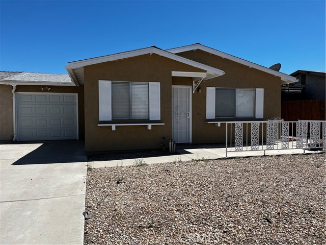 2355 Cristobal Avenue, Hemet CA: https://media.crmls.org/medias/bdf44325-dd88-419d-ad4f-8f11dd32f8d5.jpg