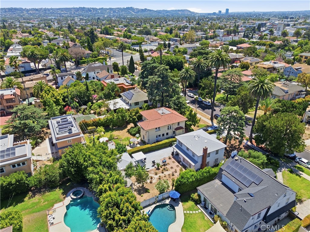 https://media.crmls.org/medias/bdf44b21-772b-4920-8dcb-e4b013d084c3.jpg?preset=X-Large