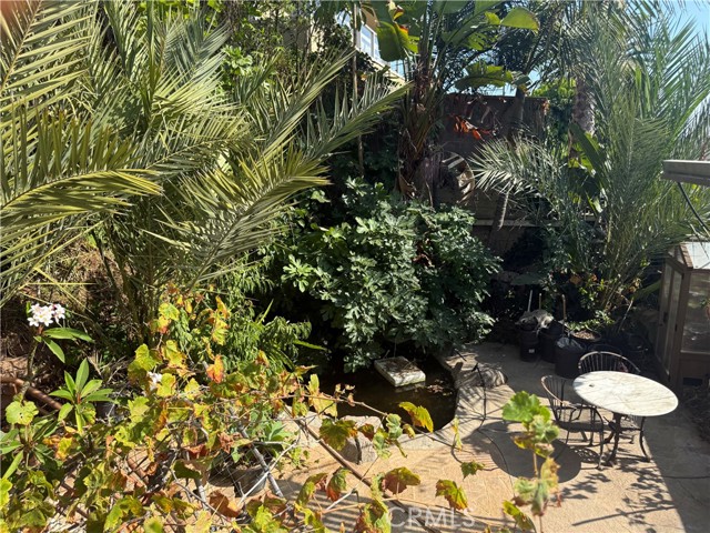 1994 Stanley Avenue, Signal Hill CA: https://media.crmls.org/medias/bdf4993f-8dba-4357-b9a7-cd7ee09535ba.jpg