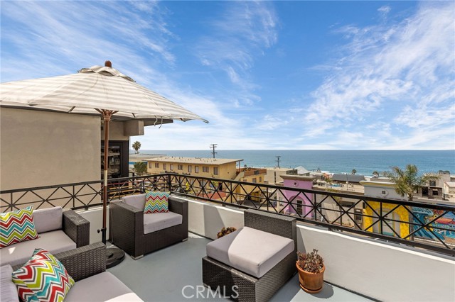 4104 Highland Avenue, Manhattan Beach, California 90266, 3 Bedrooms Bedrooms, ,3 BathroomsBathrooms,Residential,Sold,Highland,SB21194118