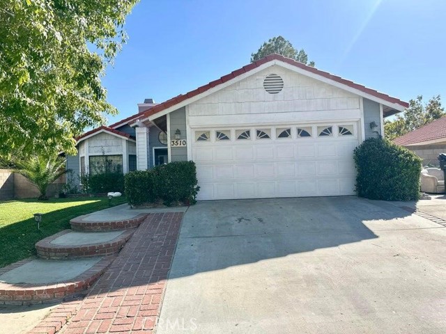 Detail Gallery Image 1 of 39 For 3510 Southview Court,, Palmdale,  CA 93550 - 3 Beds | 2 Baths