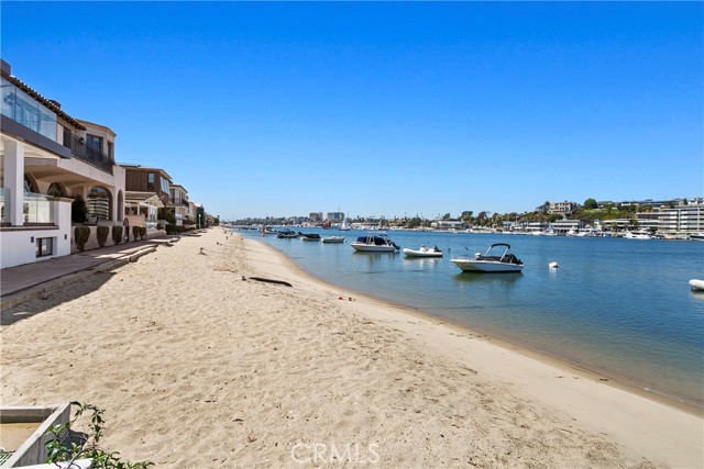 Detail Gallery Image 11 of 69 For 500 via Lido Nord, Newport Beach,  CA 92663 - 5 Beds | 4 Baths