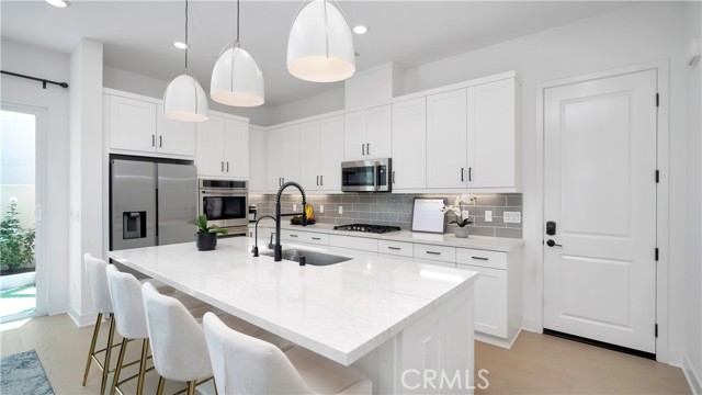 Detail Gallery Image 10 of 69 For 138 Yugen, Irvine,  CA 92618 - 4 Beds | 3/1 Baths