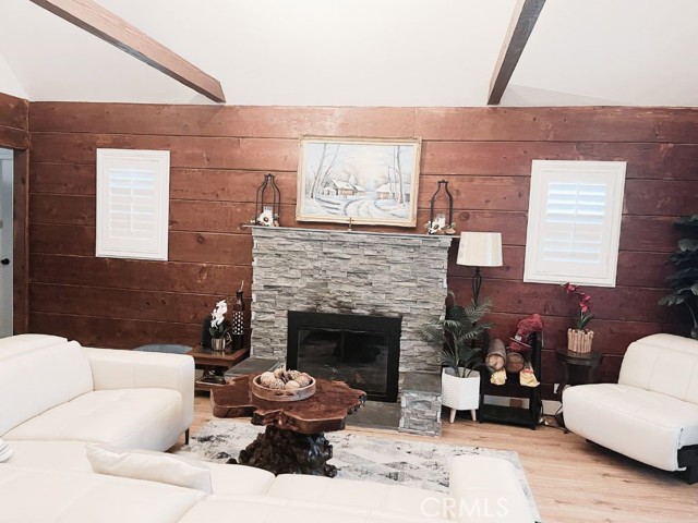 Detail Gallery Image 9 of 21 For 1350 Oak, Lake Arrowhead,  CA 92352 - 2 Beds | 1/1 Baths