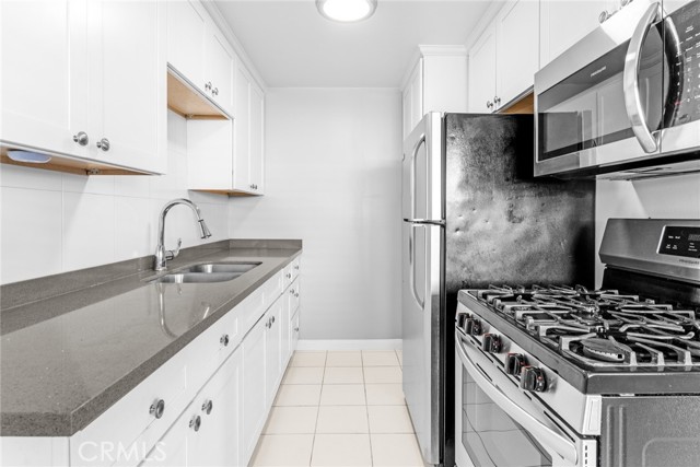 1106 Pacific Avenue, Long Beach CA: https://media.crmls.org/medias/bdf6410e-95c6-4107-b0a1-d272ba617a12.jpg
