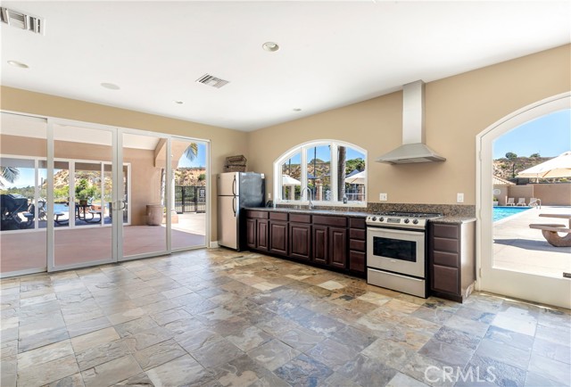 Detail Gallery Image 17 of 21 For 235 62nd St, Newport Beach,  CA 92663 - 3 Beds | 3 Baths