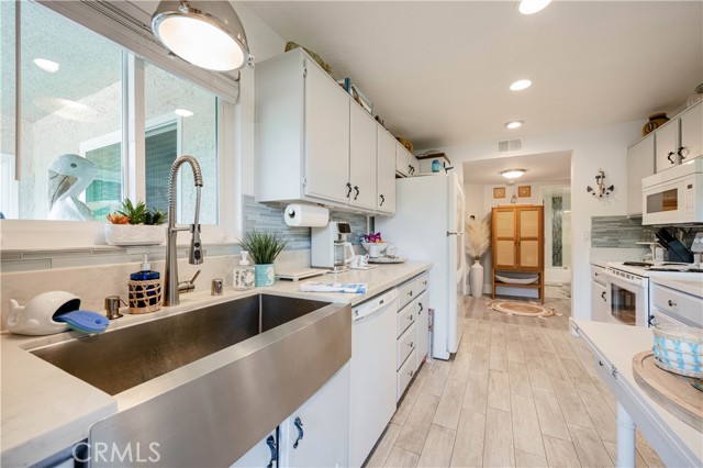 Detail Gallery Image 16 of 35 For 68 Corniche Dr #B,  Dana Point,  CA 92629 - 2 Beds | 2 Baths