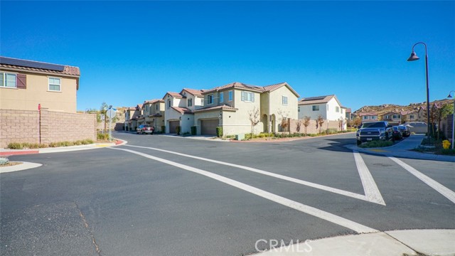 Detail Gallery Image 5 of 48 For 12848 Crown Hill Way, Moreno Valley,  CA 92555 - 3 Beds | 2/1 Baths