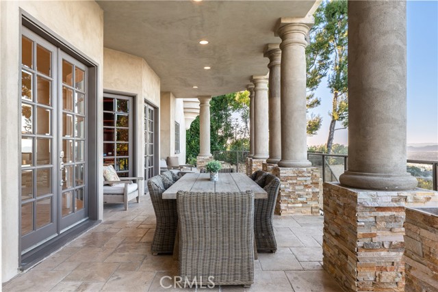Detail Gallery Image 30 of 61 For 13320 Mulholland Dr, Beverly Hills,  CA 90210 - 5 Beds | 7 Baths