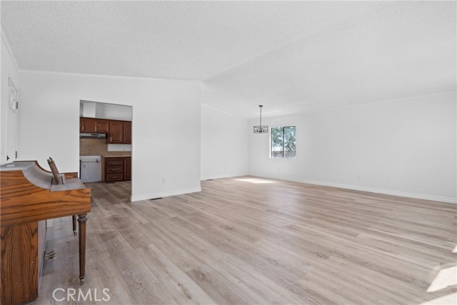 11535 Rosado Road, Pinon Hills CA: https://media.crmls.org/medias/bdf9d3f5-6c57-4774-b5b1-76800f2c1f58.jpg