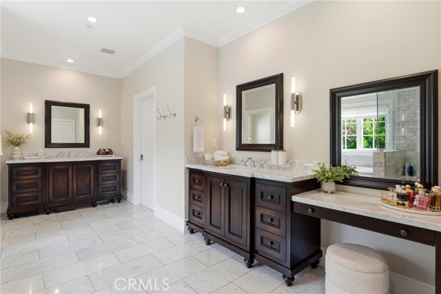 Detail Gallery Image 24 of 37 For 4469 Stern Ave, Sherman Oaks,  CA 91423 - 5 Beds | 5 Baths