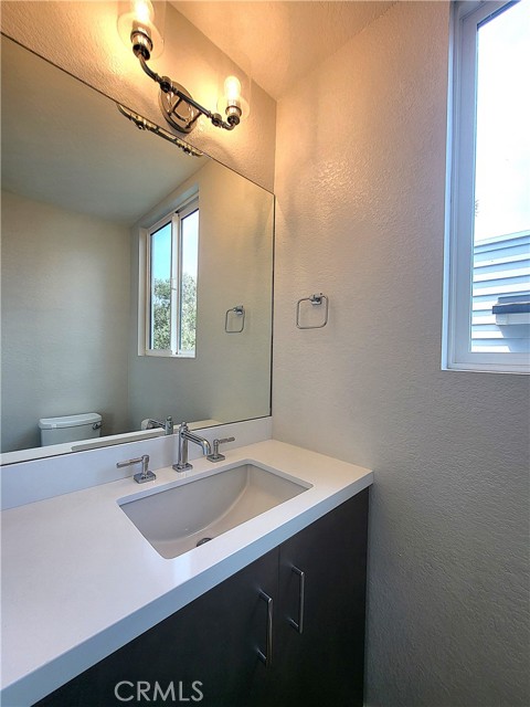 Detail Gallery Image 19 of 39 For 161 Monterey Bld a,  Hermosa Beach,  CA 90254 - 3 Beds | 2/1 Baths