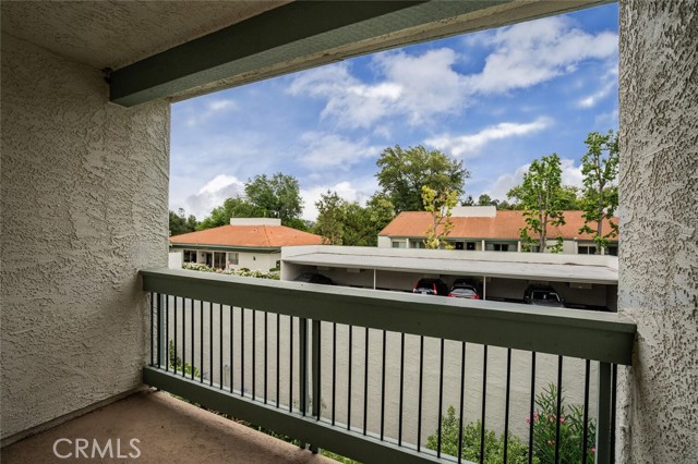 4652 Park Granada, Calabasas CA: https://media.crmls.org/medias/bdfb84e3-3fbb-4c0a-a1cb-ab82b4ad44dd.jpg