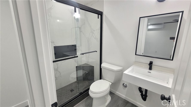 Detail Gallery Image 9 of 19 For 1605 Santa Ana St #C,  Anaheim,  CA 92805 - 1 Beds | 1 Baths