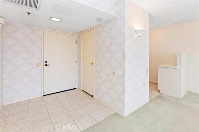 24055 Paseo Del Lago, Laguna Woods CA: https://media.crmls.org/medias/bdfbef01-9836-4ebd-82a1-11dc24c90e02.jpg
