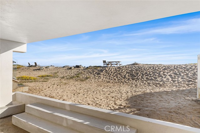 105 A Surfside Avenue, Surfside CA: https://media.crmls.org/medias/bdfc970e-4401-49ba-94ac-a92d9a759439.jpg