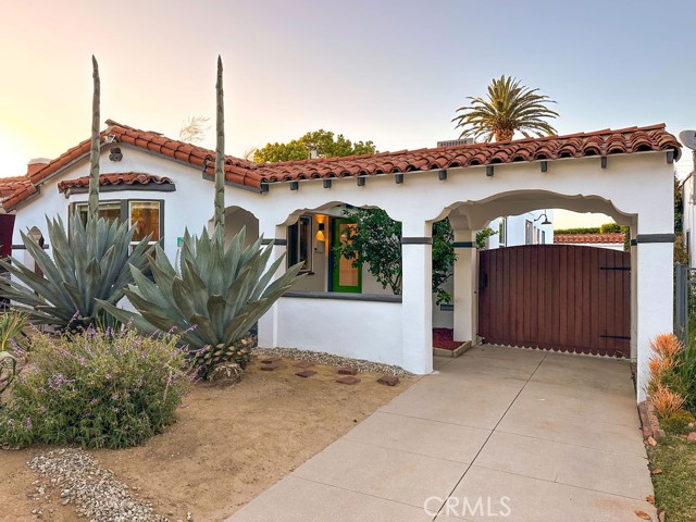 Detail Gallery Image 2 of 71 For 1927 W 84th Pl, Los Angeles,  CA 90047 - 3 Beds | 2 Baths