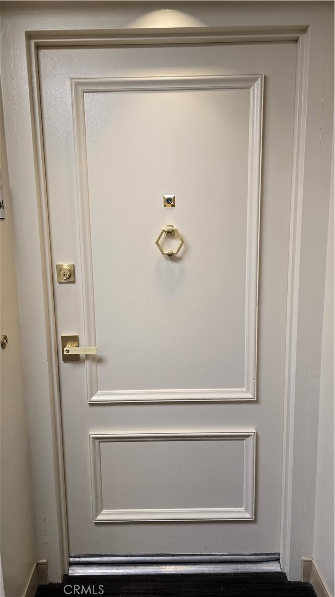 https://media.crmls.org/medias/bdfd549f-4df2-4a65-b419-8d16fd47b504.jpg?preset=X-Large