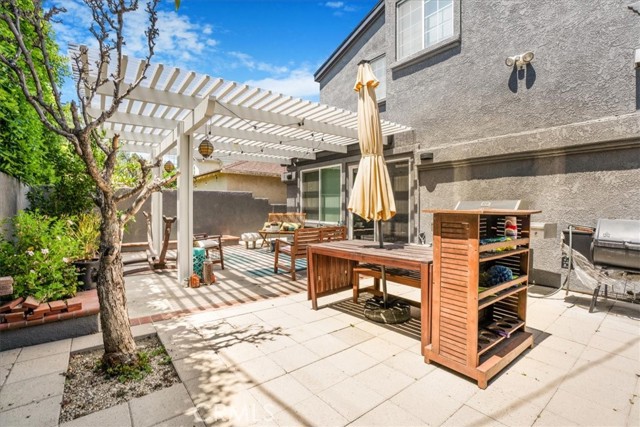 2481 S Bundy Drive, Los Angeles CA: https://media.crmls.org/medias/bdfe1882-5c61-4a34-862c-8fa275b9c91a.jpg