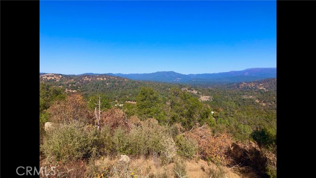 10 Old Oak Lane, Mariposa CA: https://media.crmls.org/medias/bdfe2fcf-a6a6-4e41-aea0-9b42e44b28c0.jpg