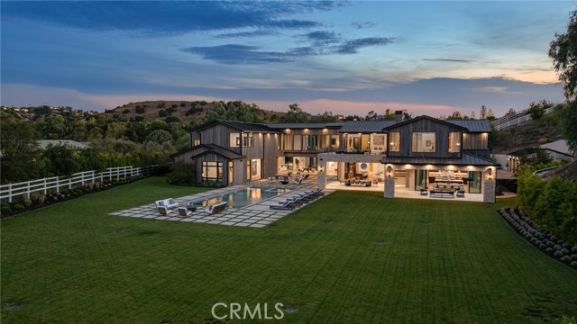 24255 Bridle Trail Road, Hidden Hills CA: https://media.crmls.org/medias/bdfe7133-7f21-42e3-b330-4dca47e9a376.jpg