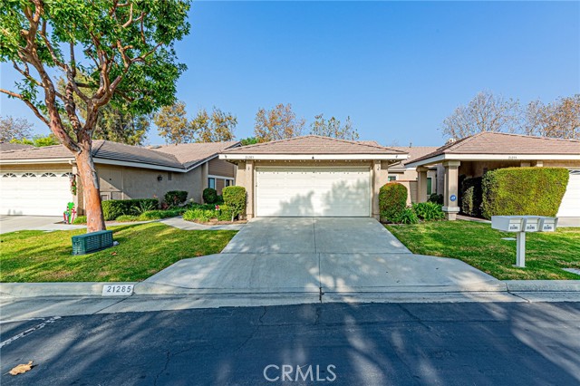 Detail Gallery Image 1 of 31 For 21285 via Del Vaquero, Yorba Linda,  CA 92887 - 3 Beds | 2 Baths